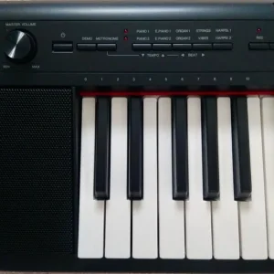 Yamaha Piaggero NP-12 keyboard with stand and box - Image 3