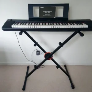Yamaha Piaggero NP-12 keyboard with stand and box - Image 4