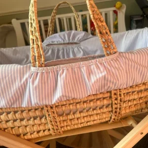 Clair de Luna Palm Moses Basket with stand - Image 3