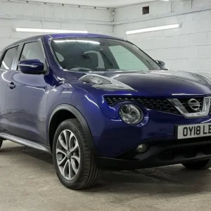 2018 Nissan Juke 1.6 Tekna 5-door hatchback in blue - Image 2