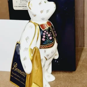 Royal Crown Derby Bennettes Shopper Bear Paperweight - Image 2