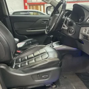 2019 Mitsubishi L200 Double Cab 4x4 Diesel Pickup - Image 8