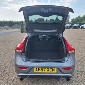 2017 Volvo V40 2.0 T2 R-Design Nav Plus Euro 6 (s/s) 5dr Hatchback - Image 6