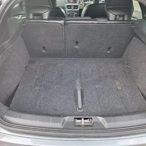 2017 Volvo V40 2.0 T2 R-Design Nav Plus Euro 6 (s/s) 5dr Hatchback - Image 7