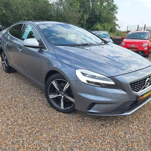 2017 Volvo V40 2.0 T2 R-Design Nav Plus Euro 6 (s/s) 5dr Hatchback