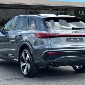 2025 Audi Q5 2.0 TDI Edition 1 S Tronic quattro Euro 6 (s/s) 5dr SUV Automatic - Image 2