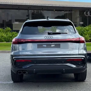 2025 Audi Q5 2.0 TDI Edition 1 S Tronic quattro Euro 6 (s/s) 5dr SUV Automatic - Image 4