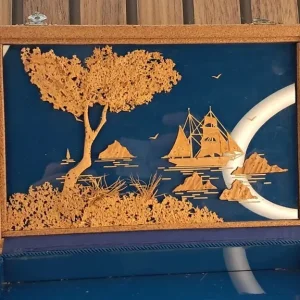 Vintage jewellery box with cork base and glass bottom - Image 5