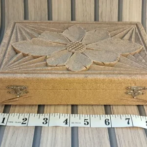 Vintage jewellery box with cork base and glass bottom - Image 6