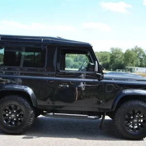 2015 Land Rover Defender 90 2.2 TDCi XS Double Cab - Image 2