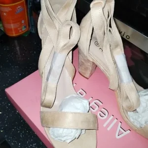 Sandy Beige Criss-cross Faux Suede Chunky Heel Sandals UK 7/EU 40 - Image 2