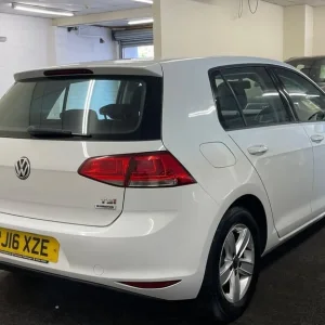 2016 Volkswagen Golf 1.4 TSI BlueMotion Tech S Euro 6 5-door hatchback manual - Image 4