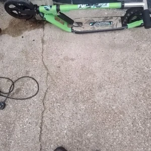 Adult fold up scooter in new condition