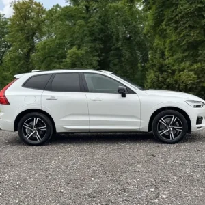 2020 Volvo XC60 2.0 B5 MHEV R-Design Estate - Image 4
