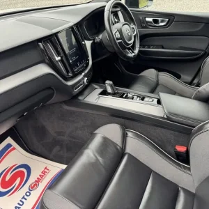 2020 Volvo XC60 2.0 B5 MHEV R-Design Estate - Image 8