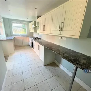 3 bedroom terraced house in Purcell Road, Exeter, Devon - Image 8