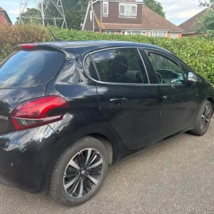 Peugeot 208 Hatchback 2018 Manual - Image 6
