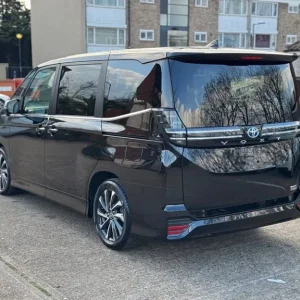 2024 Toyota Voxy Hybrid - Image 5