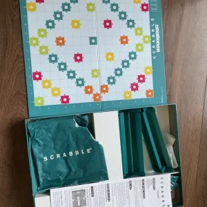 Board games – chess, scrabble, sequence - Image 5