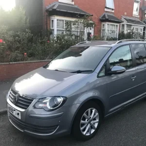 59 VW Touran 1.9 TDI 7-seater MPV - Image 2