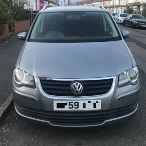 59 VW Touran 1.9 TDI 7-seater MPV - Image 5