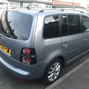59 VW Touran 1.9 TDI 7-seater MPV - Image 7