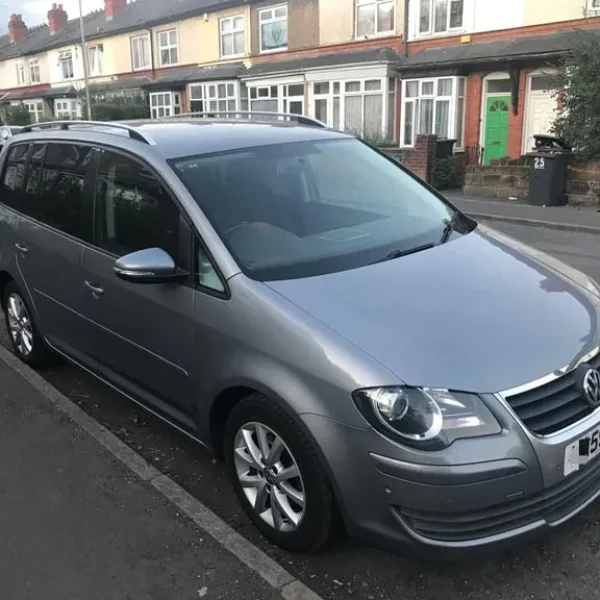 59 VW Touran 1.9 TDI 7-seater MPV