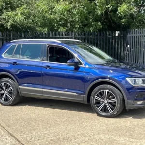 2017 Volkswagen Tiguan 2.0 TDI SE Navigation DSG 4Motion Euro 6 (s/s) 5dr Estate Diesel Automatic - Image 3