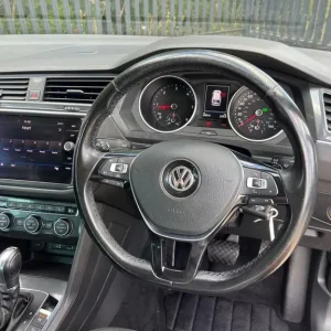 2017 Volkswagen Tiguan 2.0 TDI SE Navigation DSG 4Motion Euro 6 (s/s) 5dr Estate Diesel Automatic - Image 6