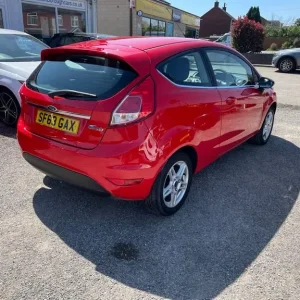 2013 Ford Fiesta ZETEC Hatchback Petrol Manual - Image 6