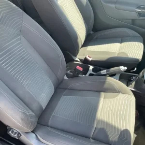 2013 Ford Fiesta ZETEC Hatchback Petrol Manual - Image 8