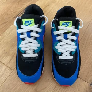 Nike Air Max 90 trainers size 2.5 - Image 2