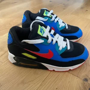 Nike Air Max 90 trainers size 2.5 - Image 3