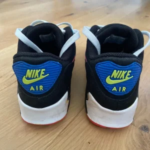 Nike Air Max 90 trainers size 2.5 - Image 5