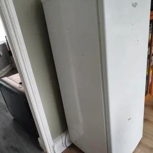 Medium size fridge - Image 3