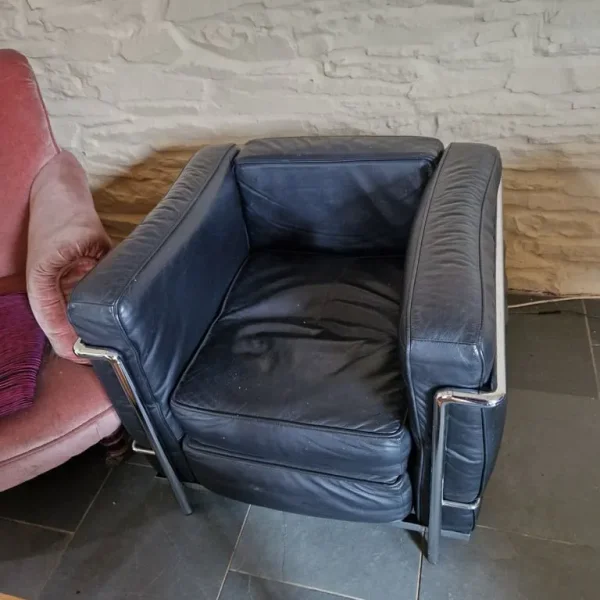 Corbusier cube leather and chrome chair