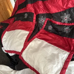 Bedspread and pillowcases