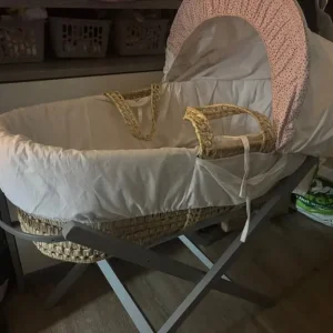 Minnie Mouse Moses Basket With Stand