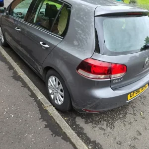 Volkswagen Golf 2010 1.6 diesel hatchback - Image 4