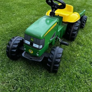 Kids John Deere Tractor and Trailer - Image 2