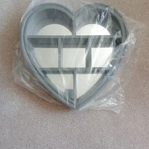 Heart mirror shelf storage - Image 2