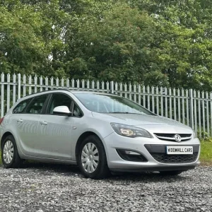 VAUXHALL ASTRA 1.7 CDTi ecoFLEX Exclusiv 2013 - Image 3