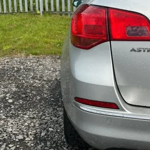 VAUXHALL ASTRA 1.7 CDTi ecoFLEX Exclusiv 2013 - Image 8