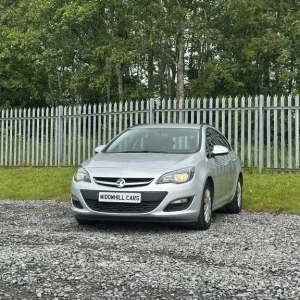 VAUXHALL ASTRA 1.7 CDTi ecoFLEX Exclusiv 2013