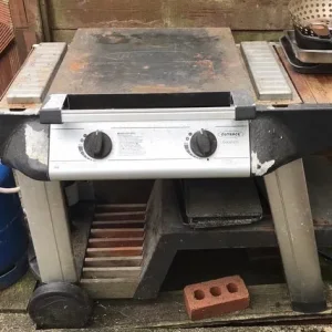 Giant Barbecue with gas bottle and wheels - Image 2