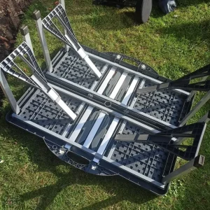Folding camping picnic table and chairs - Image 4