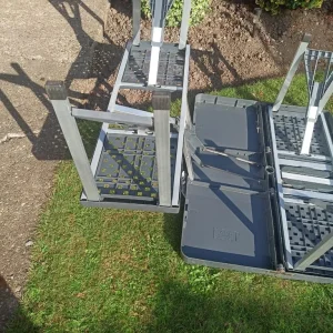 Folding camping picnic table and chairs - Image 5
