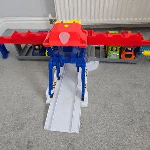 Paw Patrol Truck Stop HQ with 4 Trucks - Image 3