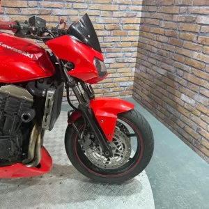 2005 Kawasaki Z750 with F1R Exhaust - Image 2