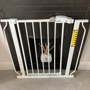 Extendable child gate 29-48 inches wide
